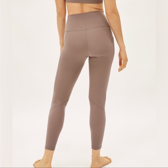 Everlane | High rise perform pocket taupe tan leggings size M new - Picture 2 of 4